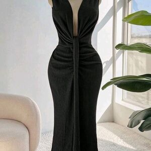 Elegant Black Sleeveless Dress